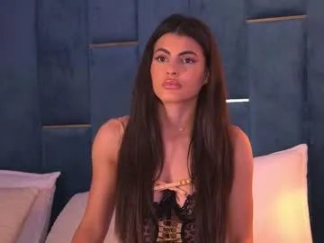 yasminaluna on Chaturbate