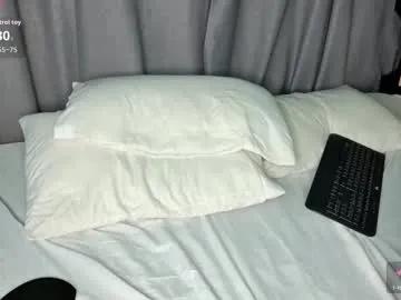 Freechat yenn_claros on Chaturbate