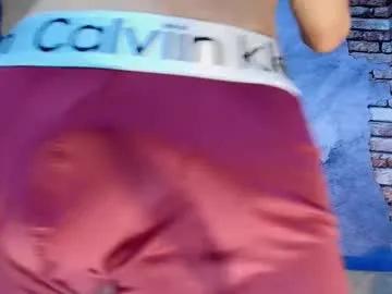 Freechat zyronight on Chaturbate