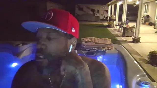 3prettyboy3 — get naked in jacuzzi