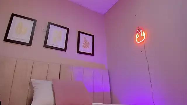 Freechat _lucia_18 on StripChat