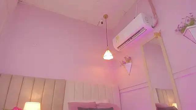 Freechat _lucia_18 on StripChat