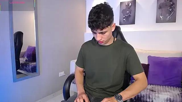 Private AdrianRinaldi on StripChat