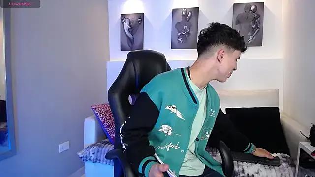 Private AdrianRinaldi on StripChat