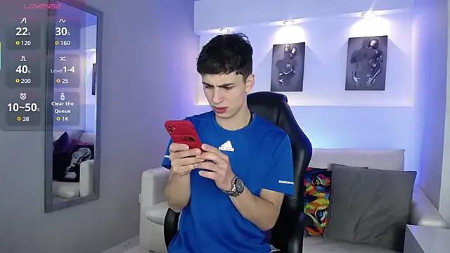 Private AdrianRinaldi on StripChat