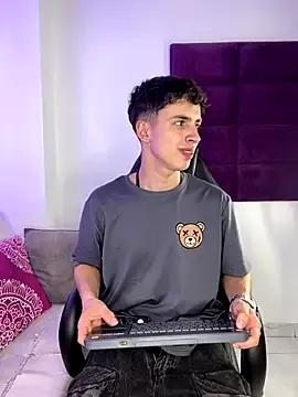 Private AdrianRinaldi on StripChat