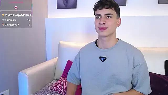 Private AdrianRinaldi on StripChat