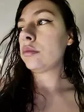 AlanaDesire on StripChat 