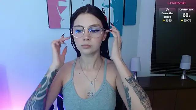 AlanaGarcia19 on StripChat 