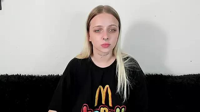 Freechat Alice_Halle on StripChat