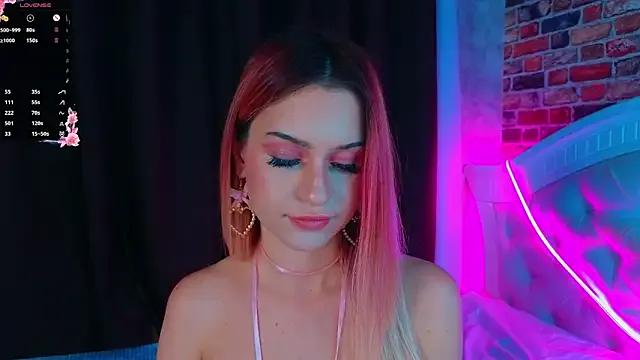 Freechat AlinaWalters on StripChat