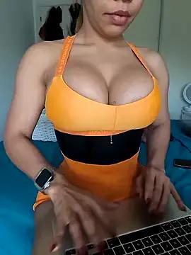Freechat Alyssa_76 on StripChat