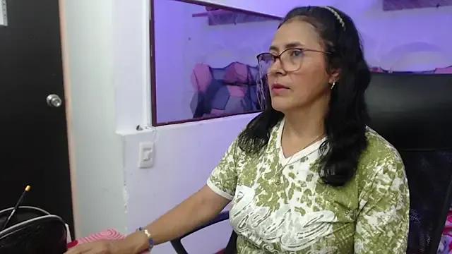 Freechat AmandaPeet on StripChat