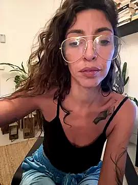 Freechat Amani_thewolf on StripChat