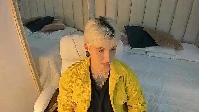 amy_ink on StripChat