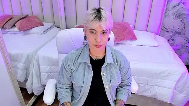 amy_ink on StripChat