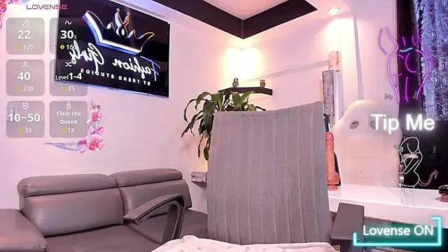 AnaRuiz on StripChat 