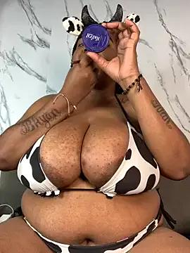 Freechat angelGgold on StripChat