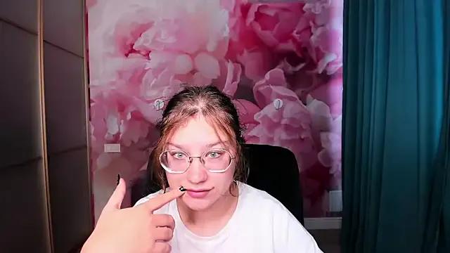 Freechat AngelinaLow on StripChat