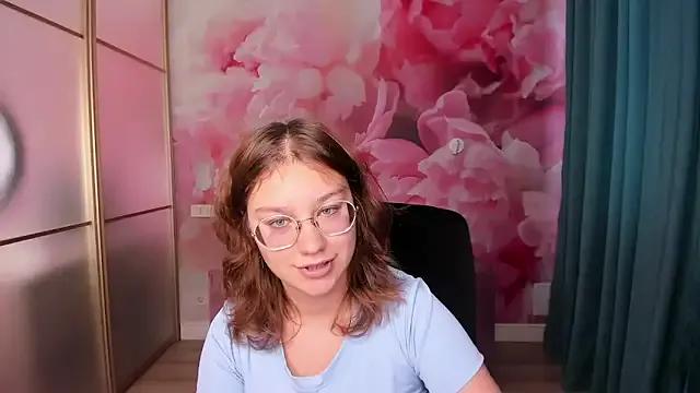 Freechat AngelinaLow on StripChat