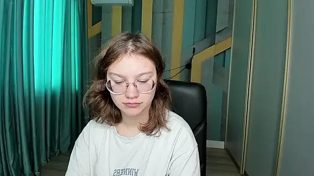 Freechat AngelinaLow on StripChat