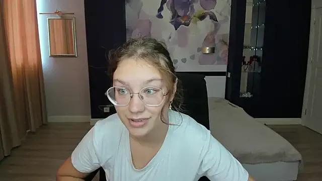 Freechat AngelinaLow on StripChat