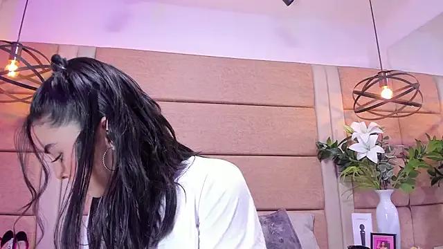 Freechat AriaBelles on StripChat