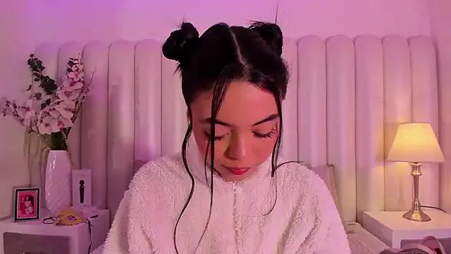 Freechat AriaBelles on StripChat