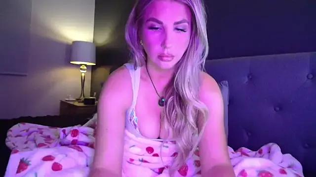 ariawoods on StripChat