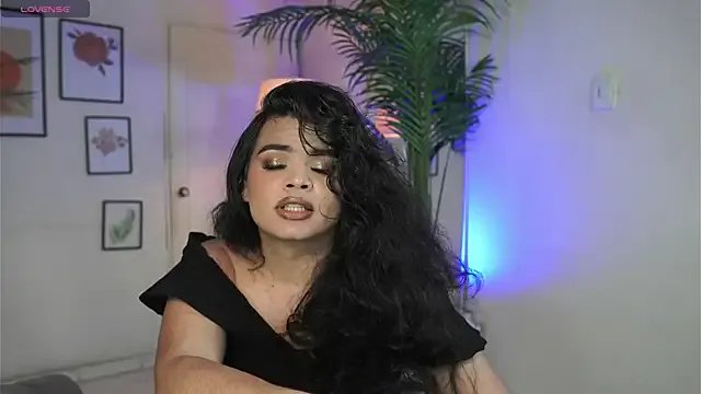 Freechat artechloe on StripChat