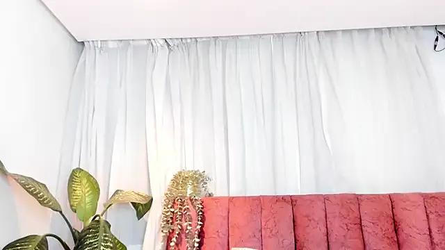 Ashley_Monroe — OIl in my boobs and hot ass