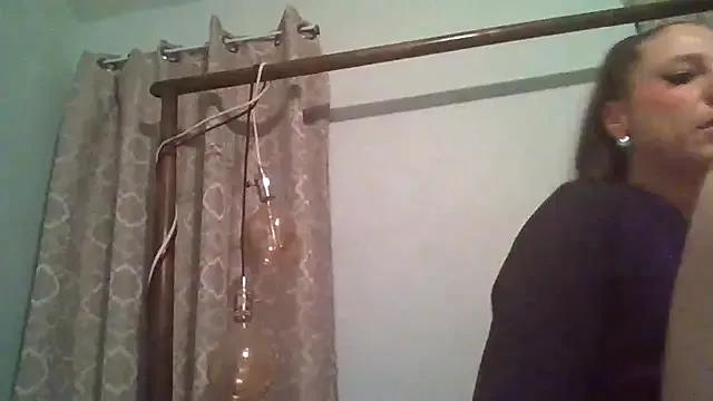 StripChat Audrey_hotty is Freechat Audrey_hotty — oil up my body x play with my pussy