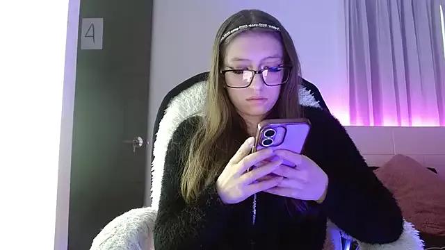 Freechat Aurora_blossom__ on StripChat