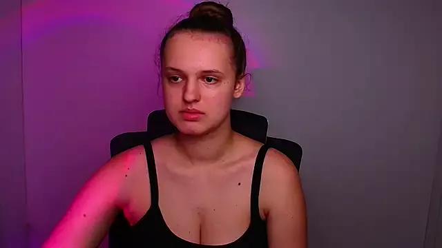 Aurora_White on StripChat