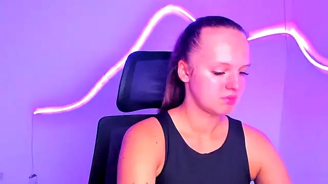 Aurora_White on StripChat