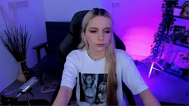 Avatar of AuroraWrenfield