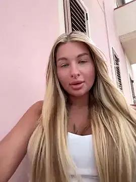 Freechat AvaShayy on StripChat