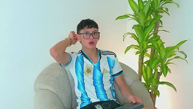 Axel_Cody_ room chat