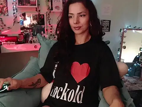 Freechat BeellyDance on StripChat