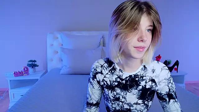 Bella_amory on StripChat