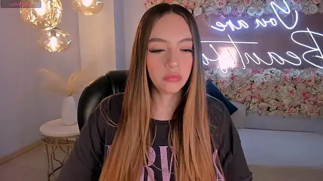 BellaRose_X on StripChat