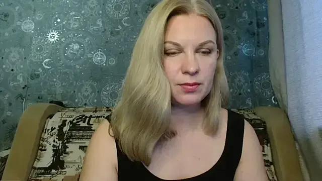 BlondeFox on StripChat