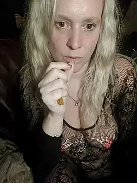 Avatar of Bouncy-Bella28X