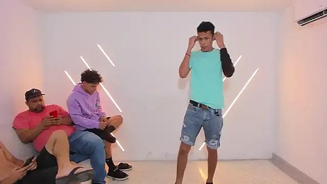 Freechat brutal_sex_room2k on StripChat