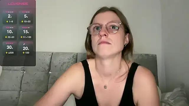 BustyKellyXXX — Freechat on StripChat