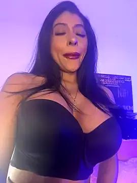 Freechat canela_10 on StripChat