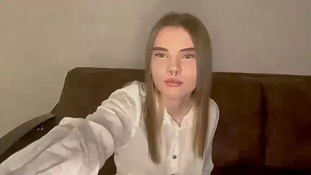 Freechat CarolinePepper on StripChat