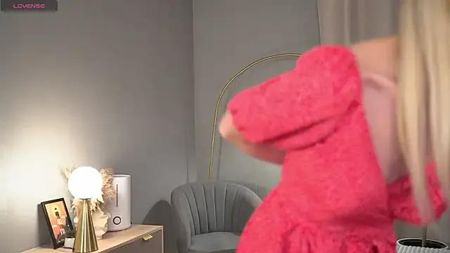 Carollina_ — Play with my hair