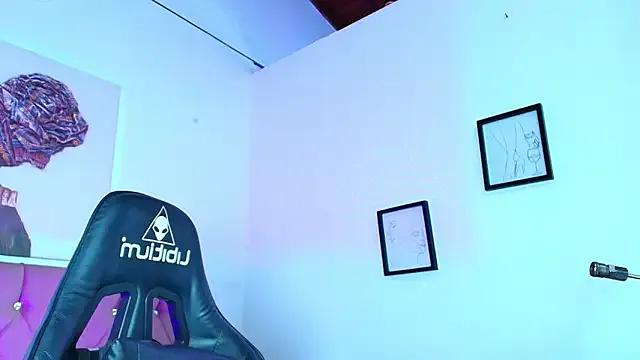 catalina_santana20 on StripChat