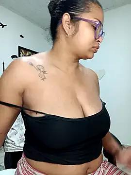 chalohott on StripChat